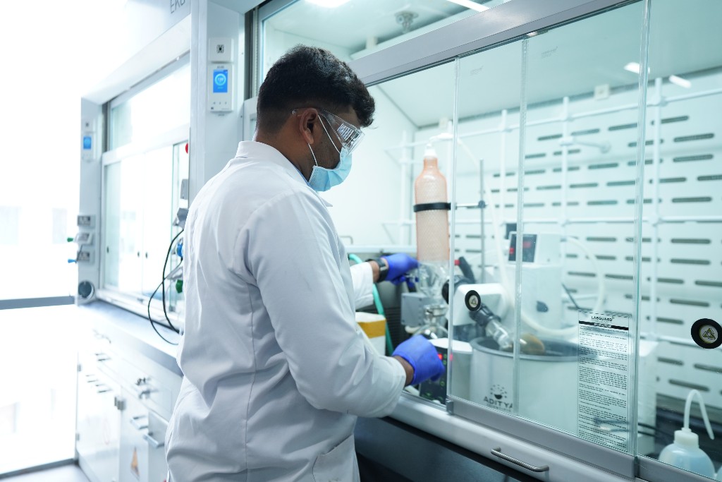 Scientist working in Scimplify laboratory
